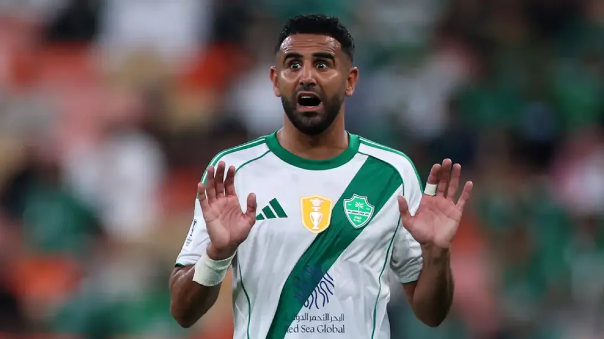 فيديو من غرفة ملابس أهلي جدة يكشف عن اللاعب الذي يكرهه رياض محرز