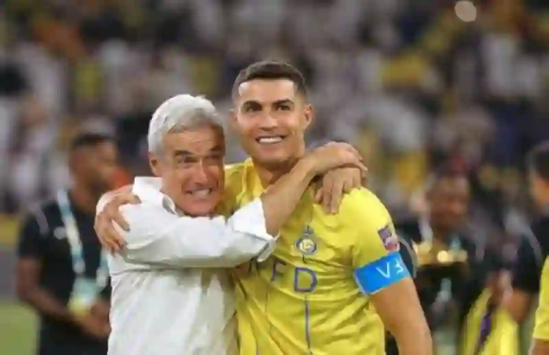 تسريبات تكشف كيف يعامل رونالدو زملائه في النصر داخل غرفة تبديل الملابس 