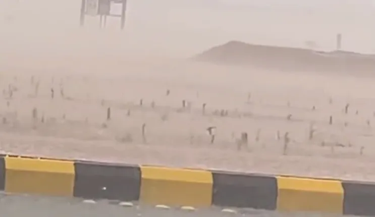 برد وثلوج تغطي كل هذه المناطق في المملكة خلال الساعات القادمة وعلى الجميع البقاء في بيوتهم وعدم الخروج لغير الضرورة 