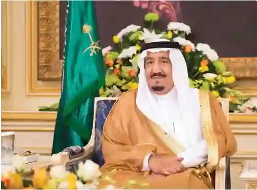 السعودية: تخفيض جديد في رسوم إصدار أرخص نوع إقامة دائمة في المملكة تسمح للحاصلين عليها بالعمل والسفر والتنقل بحرية وبدون كفيل 