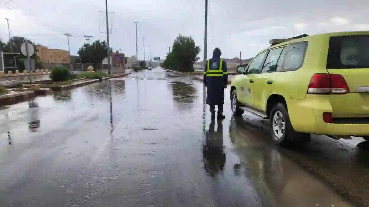 الدفاع المدني يحذر سكان الرياض ومكة وجدة من خطر قادم يبدء خلال أيام ويتسمر حتى السبت وهذا ما يجب فعله لمن عنده أطفال وكبار سن 
