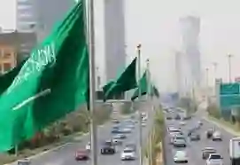 السعودية تعلن تحديث وإضافة مهن يسمح للمقيمين العمل فيها بدون كفيل وتحدد تاريخ تطبيق القرارات الجديدة 