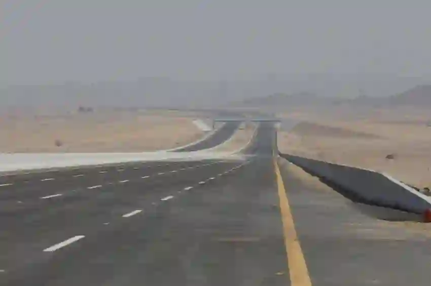 من اليوم المرور يعلن بدء تطبيق السرعة القصوى الجدية على طريق جدة - مكة السريع 