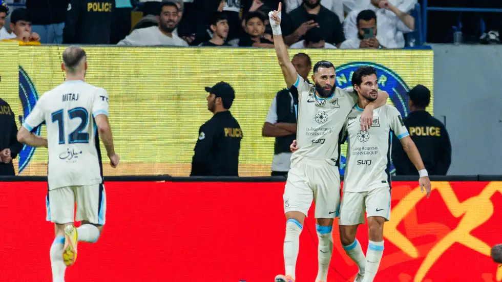 تسريبات تكشف عن المكافأة التي سيحصل عليها لاعبو الاتحاد في حال الفوز بكأس الملك من إدارة النادي 