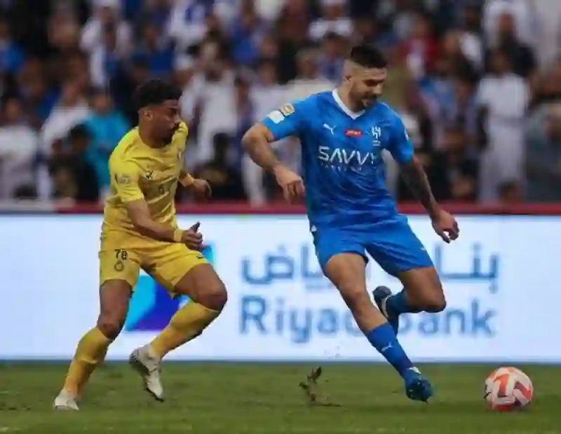 بالفيديو لحظات صعبة عاشها النصراويون والهلال يسحق العالمي بثلاثية قاسية 