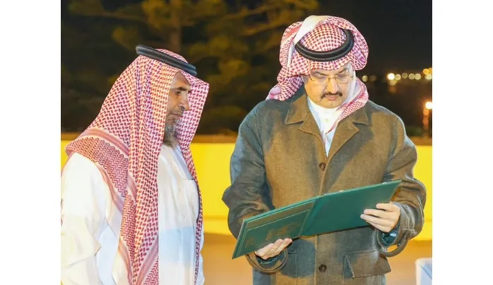 أمير عسير يقدم هدية ثمينه لمنقذ الشباب من سيول بيشة وهذا ٌجمالي  ما حصل عليه 