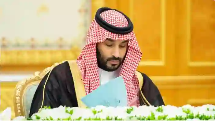 بأوامر من ولي العهد السماح لحاملي تأشيرة العمرة والحج والزيارة بالعمل في السعودية والموارد البشرية تحدد الضوابط والشروط 