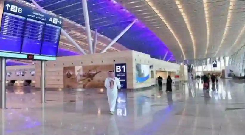 دليل كامل بأسعار وأنواع النقل العام المتوفر في العاصمة السعودية الرياض بين الحافلات والتاكسي والمترو في 2025 مع الأسعار والمسارات 
