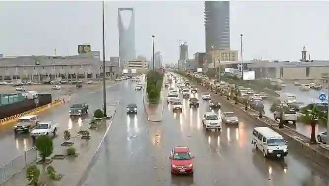 الوطني للأرصاد: امطار غزيرة على الرياض حتى الاحد وتوقعات بتعليق الدراسة 