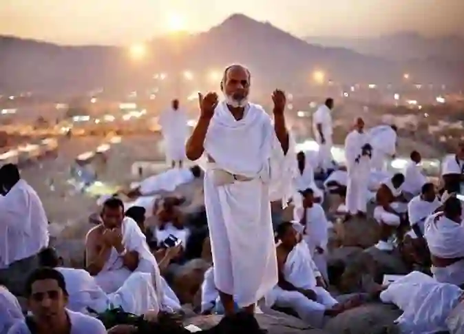 الفرق بين عقوبة الحج بدون تصريح على المواطن والمقيم في السعودية 1445 