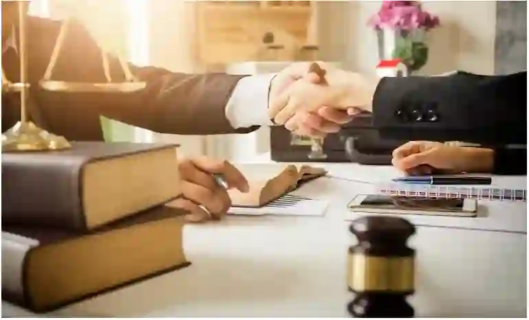 السعودية تعلن الترحيل الفوري لأي مقيم يتورط في هذه المخالفة الشائعة بين الكفيل والمقيم 