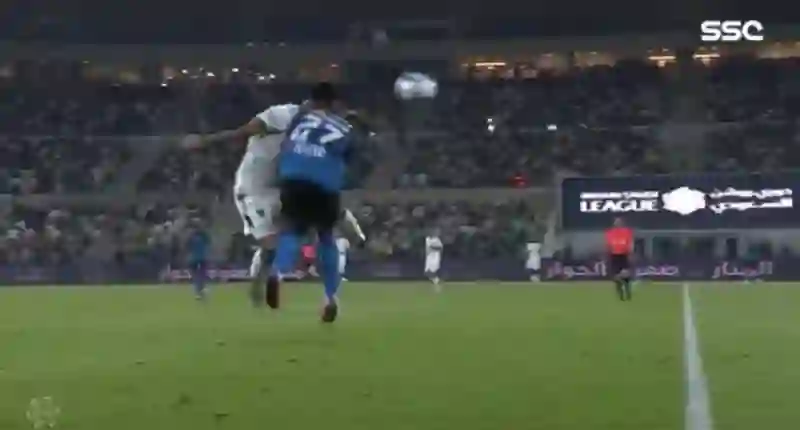 فيديو جديد لحظة الاصابة الخطيرة للاعب الأهلي المجرشي في مواجهة الوحدة ونقله للمستشفى والكشف عن حجم إصابته 