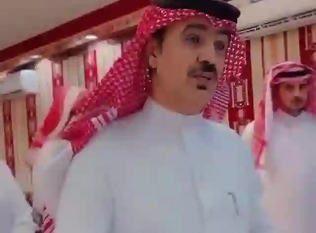 فيديو سيارات وملايين تحت أقدام مواطن عفا عن قاتل ابنه لوجه الله تعالى في ساحة القصاص 