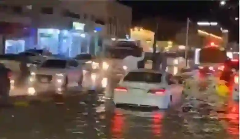 الأرصاد: أمطار غزيرة تغرق هذه الأحياء في الرياض 