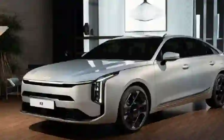 كيا KIA K8 - 2025 هايبرد تصل السعودية والكشف عن مميزاتها وعيوبها وسعرها الجديد 
