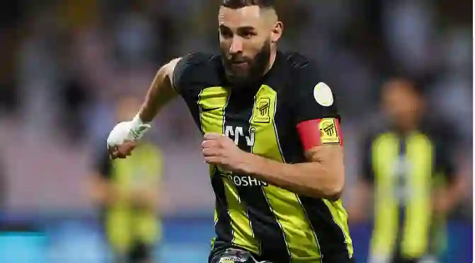 رسمياً: بنزيما بعيداً عن تدريبات الاتحاد وحقيقة وجود خلاف مع إدارة النادي 