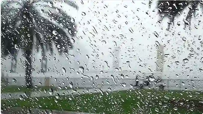 عاجل: الدفاع المدني يحذر من التنقل او السفر لعدة مناطق حول الرياض حتى مساء الجمعة