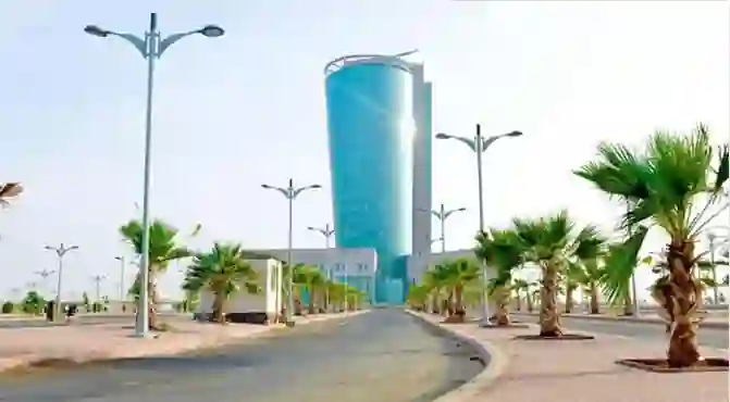 جامعة جازان تعلن بدء استقبال طلبات الحصول على المنح الدراسية في الجامعة للعام الدراسي 1447 وتحدد الوثائق المطلوبة وشروط التقديم 