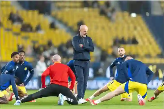 عاجل: إقالة مفاجئة لمدرب النصر