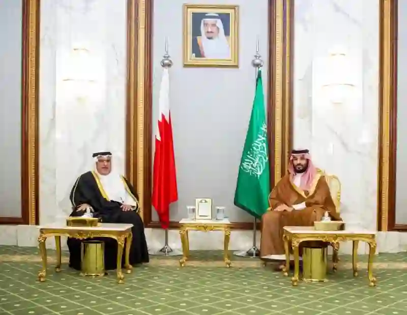 هذا ما دار بين ولي العهد وولي عهد البحرين في قصر الصفا بمكة المكرمة 