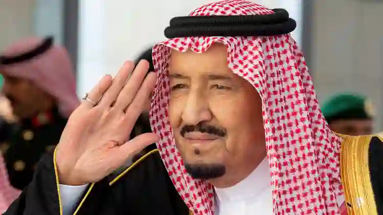 رسمياً: لا كفيل بعد اليوم لكل الوافدين العاملين في هذه المهن ويحق لهم العمل بدون كفالة في كل مدن المملكة 