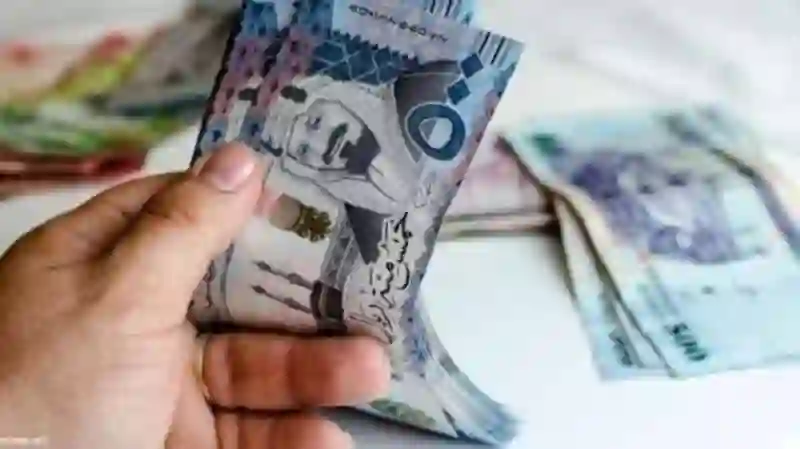 قرار عاجل من البنك المركزي للبنوك بتوفير هذه التسهيلات الخاصة بشكل دائم فقط للمتقاعدين المدنيين والعسكريين 