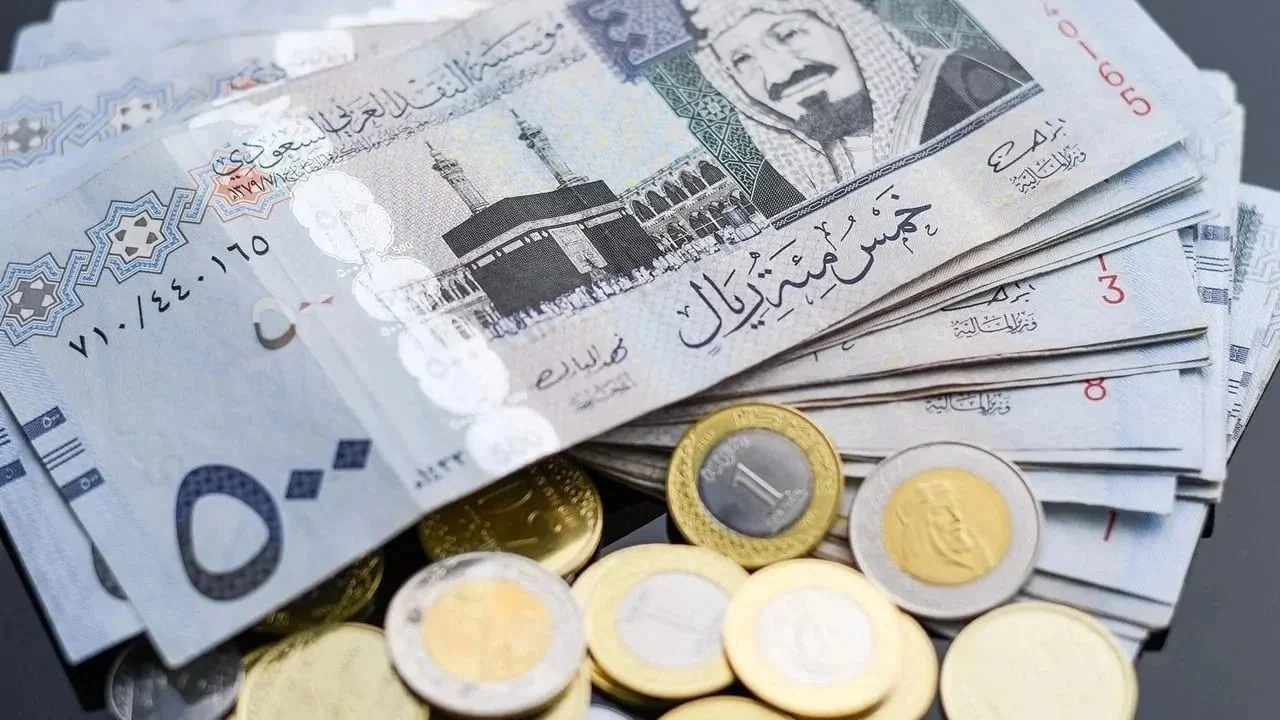 عاجل.. تراجع قياسي خلال دقائق للجنيه المصري مقابل الريال السعودي قبل قليل ليلامس قمة تاريخية 