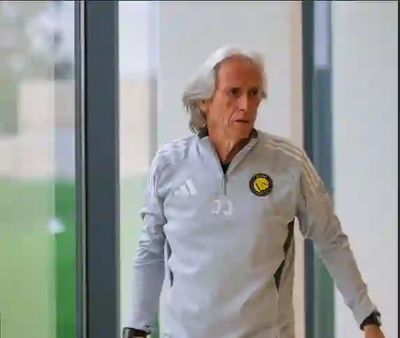 عاجل: تسريب قرارات غير متوقعة من جيسوس قبل مواجهة الهلال 