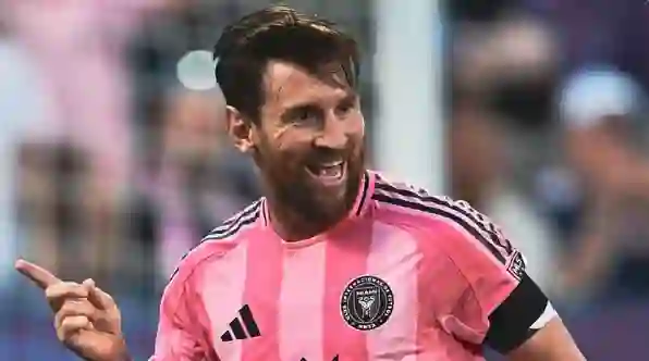 ميسي يوجه ضربة قاسية قبل قليل لأندية دوري روشن 
