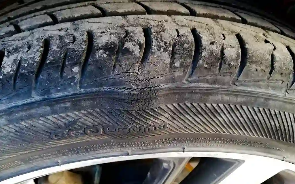 تحذير رسمي في السعودية من 6 مشاكل في كفرات السيارة تسبب حوادث قاتلة 