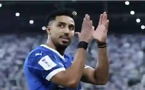 سالم الدوسري يقلب الطاولة في اللحظة الأخيرة ويرفض التجديد مع الهلال بسبب عرض ضخم من هذا النادي 