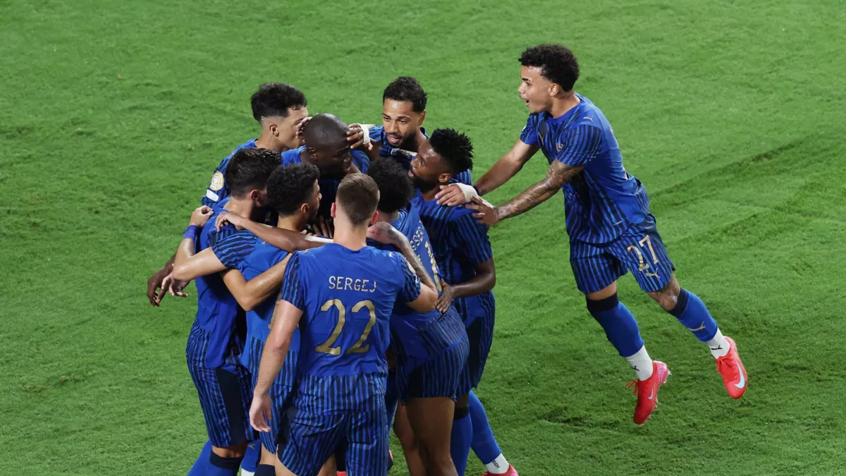 إنزاجي يصدر أول بطاقة حمراء ويطيح بنجم الهلال ويجبر الادارة على بيع عقده 