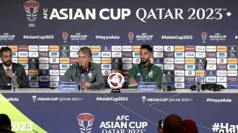 الفيديو الكامل مانشيني يفجر مفاجأة حول سبب استبعاد الغانم والفراج ونواف من تشكيلة المنتخب في كأس آسيا 2024 