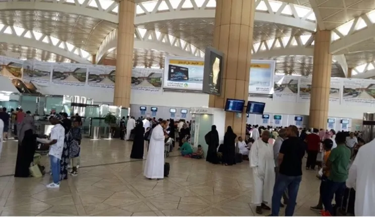 ضبط مسافر في مطار الملك خالد في الرياض قبل دقائق من وقوع الكارثة 