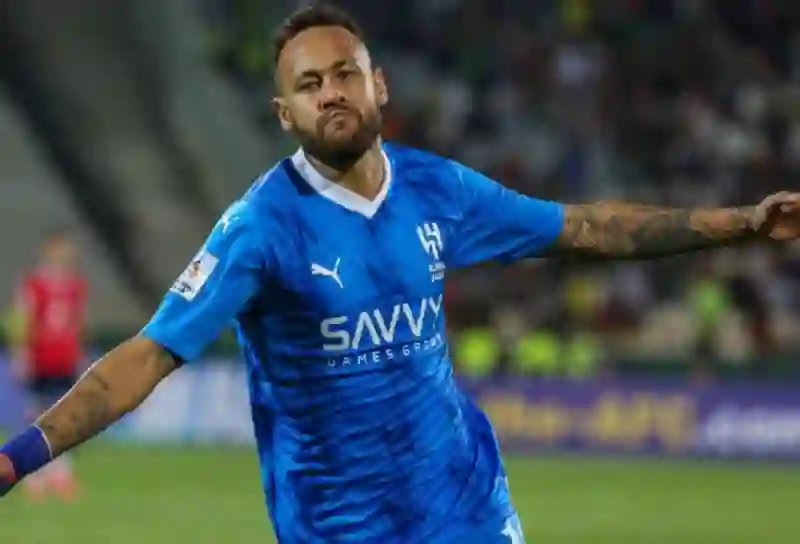 طبيب منتخب البرازيل يفجر مفاجأة عن مصير نيمار وعودته للملاعب بعد اصابته الاخيرة 