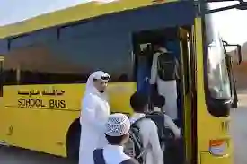 بينها تحديد العمر ونوع السيارة.. التعليم تضع شروط جديدة للعمل في نقل طلاب المدارس 1446