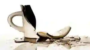 وش يعني كسر فنجان الضيف عند بدو السعودية؟ 