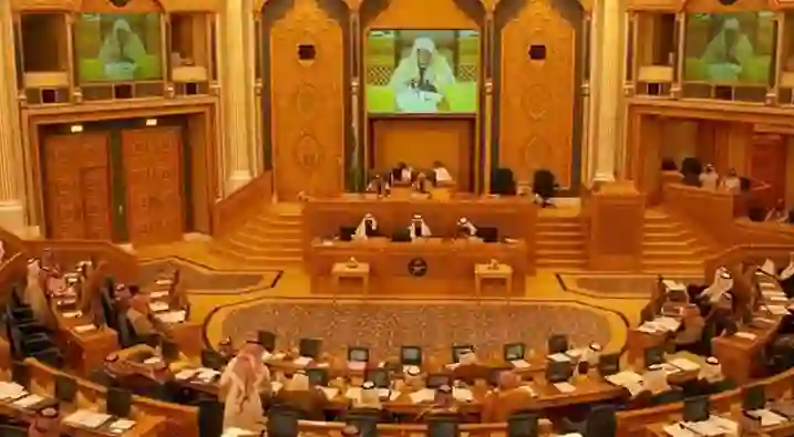 قرارات مرتقبة في السعودية حول الإقامة المميزة والسجل التجاري 