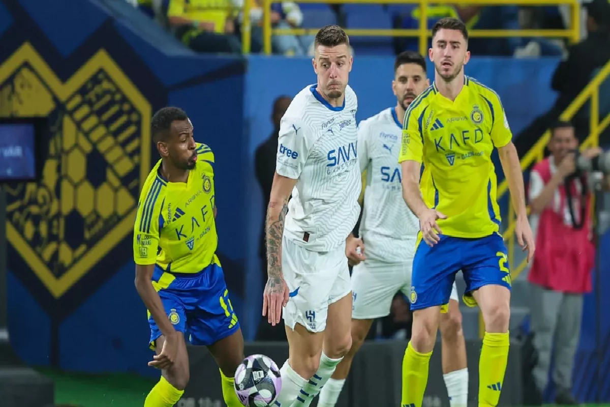 الهلال يقطع الطريق على النصر ويخطف منه فرصة التعاقد مع هذا النجم العالمي في اللحظة الأخيرة 