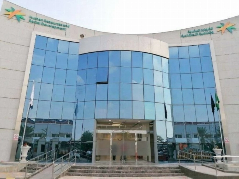توضيح للمقيمين في السعودية .. قرار توطين مهن التسويق والمبيعات لا يشمل هذه الفئات 