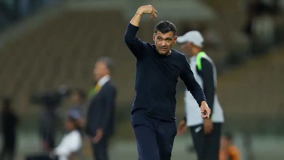 عاجل وحصري من كواليس الاتحاد .. كونسيساو في وضع صعب بسبب 22 مقابل 1