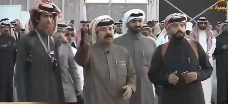 فيديو علي بن حمري يكشف السر وراء المشهد الشهير في حفل زواجه والذي أثار الجدل وأشعل التواصل في السعودية 
