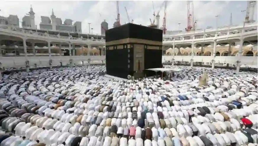مواعيد الصلوات وشروق وغروب الشمس اليوم الأحد في الرياض وجدة والدمام وتبوك وأبها وعسير ونجران 