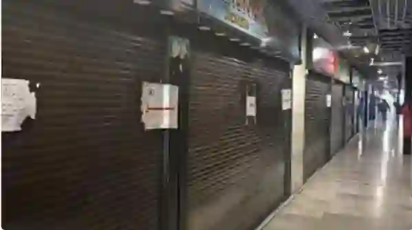 عاجل: بدء إغلاق فوري لكل هذه المحلات في جدة بعد الكشف عن مخالفة خطيرة 