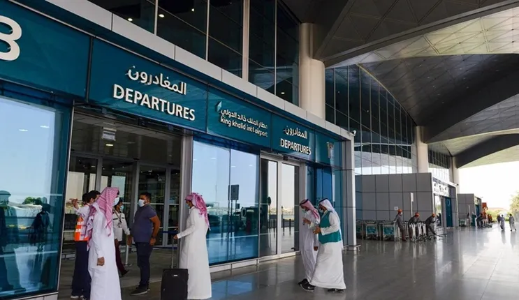 تضمنت تعويضات بمبالغ كبيرة تعرف على حقوق المسافرين الجديدة في مطارات السعودية وطريقة الحصول عليها وتقديم الشكاوى بحق شركات الطيران 