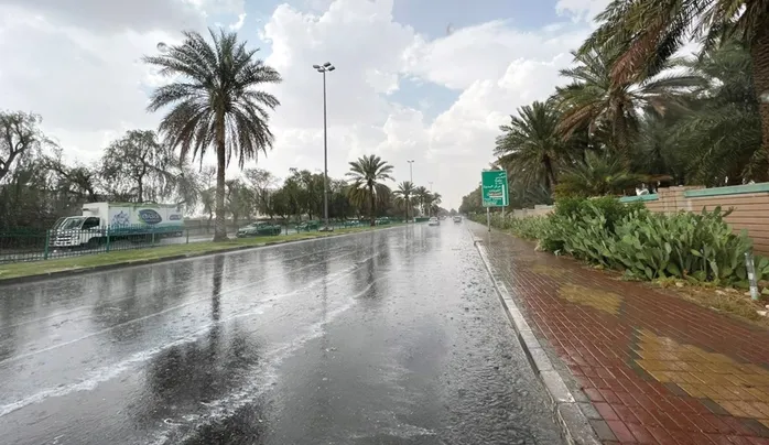 تحذير عاجل لسكان الرياض والقصيم من طقس الجمعة والسبت والاحد والأرصاد تطالب السكان باتخاذ هذه الاحتياطات خاصة قبل وقت الفطور 