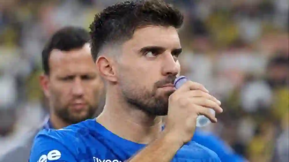 عاجل: نيفيز يبلغ إدارة الهلال بموقفه من الاستمرار مع الزعيم 
