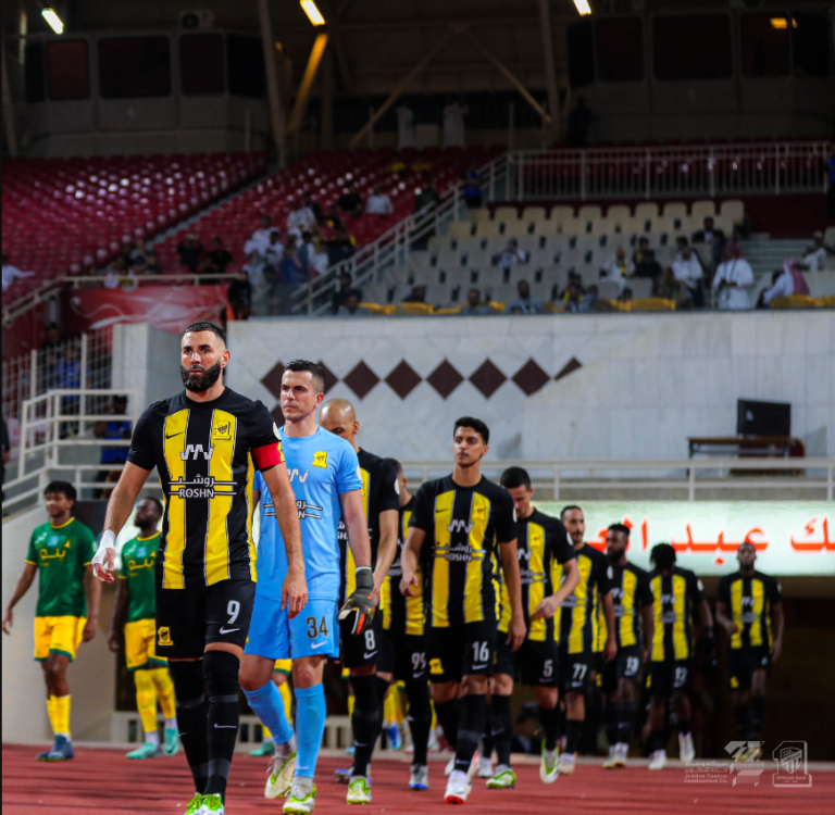 تسريبات تكشف كواليس اجتماع عاجل في الاتحاد لتحديد مصير نجمه الأول 