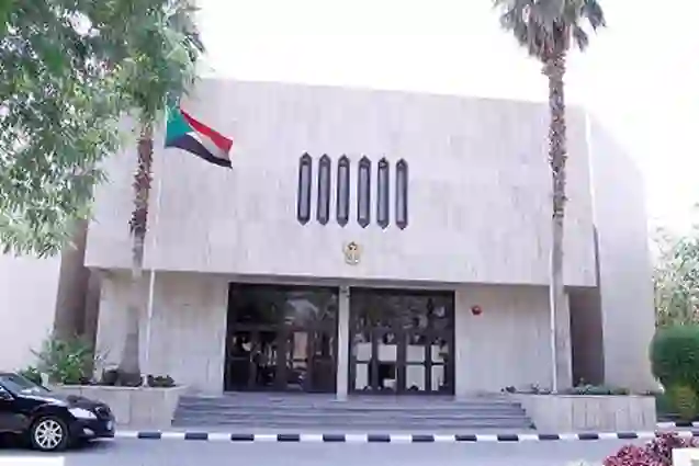السفارة السودانية في الرياض والقنصلية في جدة تصدران بيانًا هامًا حول جوازات سفر السودانيين في السعودية