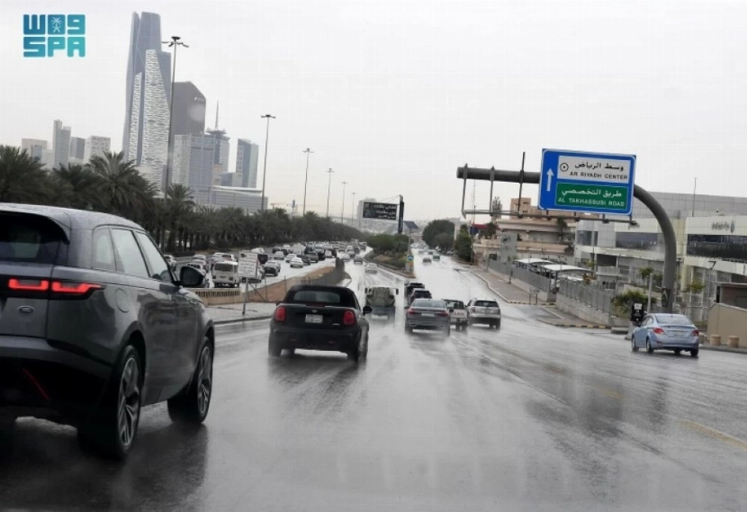 تحذير عاجل من الأرصاد لسكان الرياض لا تطلعو من بيوتكم بسبب أمطار وسيول جارفة حتى يوم الاحد 